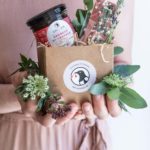 Geschenke Box aus Leipzig mit Blumen
